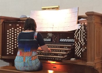 pipe organ image